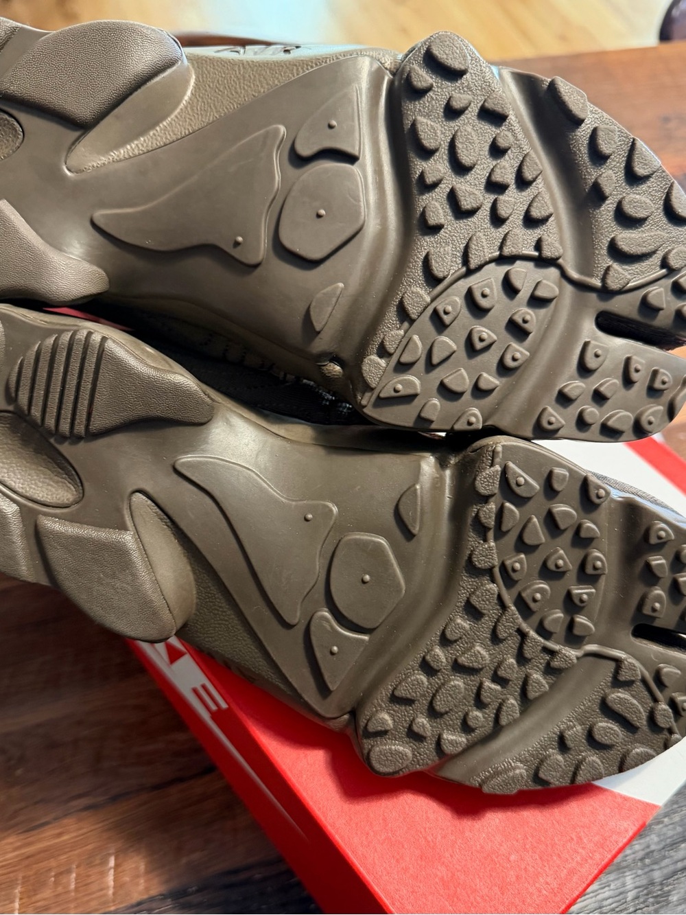 Nike Air Rift in dark hazel 8M -new with box - Picture 2 of 4